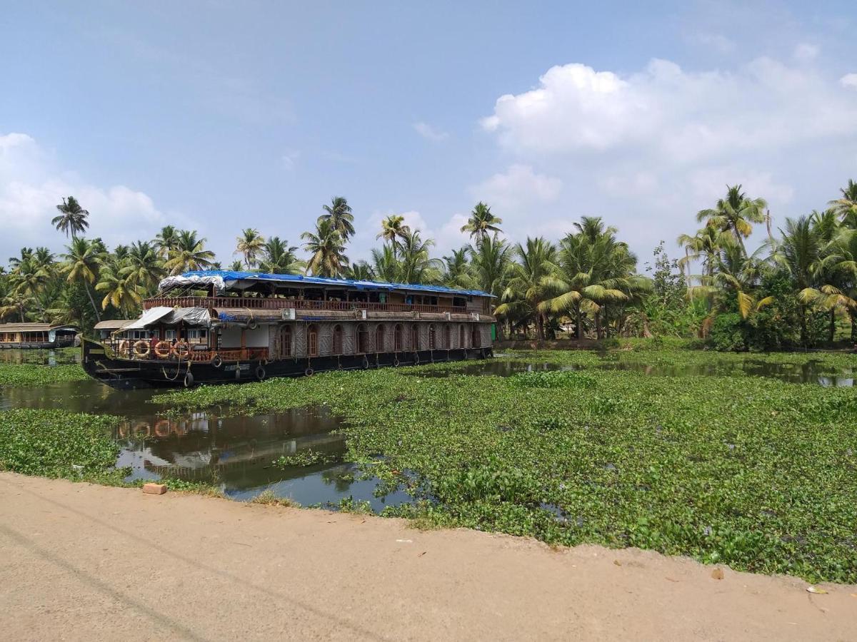 Garggi Kumarakom Village Homestay Exterior photo